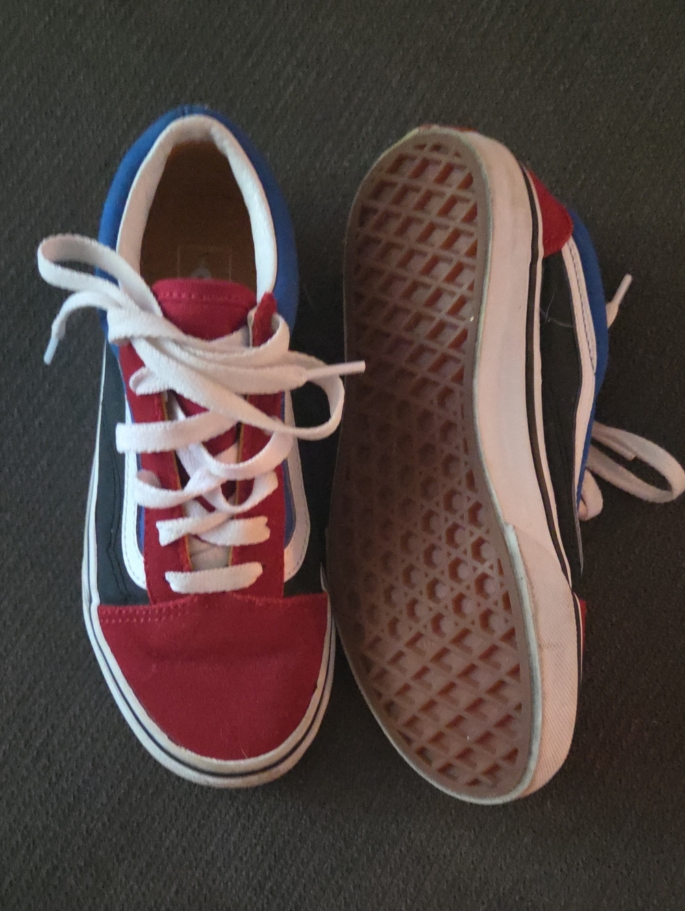 Vans Kids Low-Top Sneakers in Red, Blue, Black and White